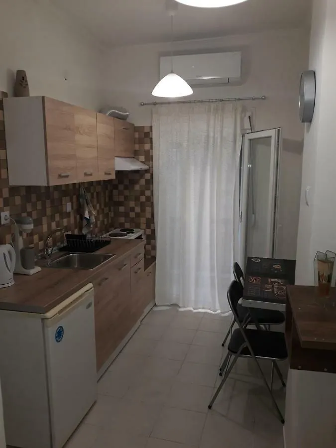 Kosta'S Apartment 1 Saloniki 0*,